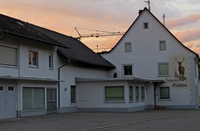 Erst war es Gasthaus, dann Internat, n...e von der Gemeinde Wittlingen gekauft.  | Foto: Jutta Schtz