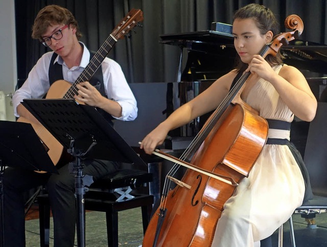 Festivalleiterin Natalia Dauer (Cello)...en und weiteren jungen Musikern  auf.   | Foto: Roswitha Frey
