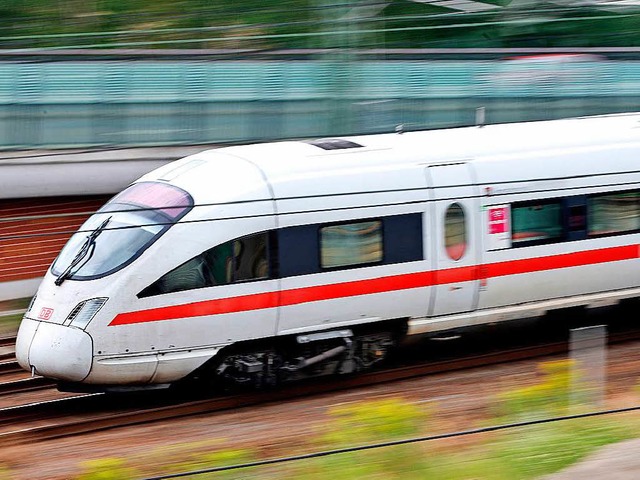 Schnell weg, dachte sich der Junge &#8211; und nahm den Zug nach Basel  | Foto: dpa
