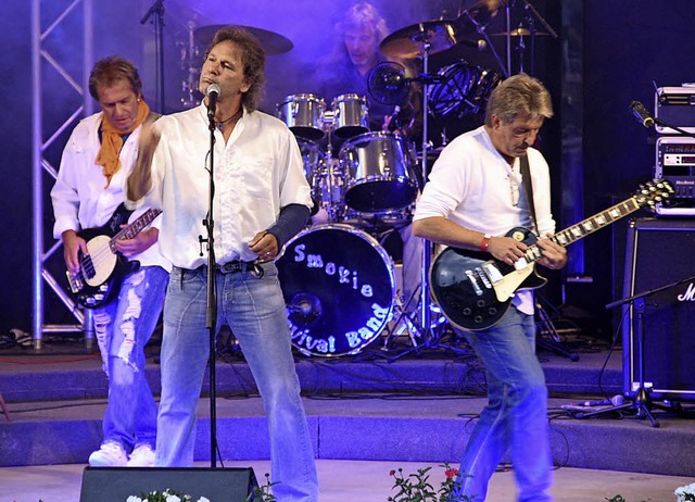 Die Smokie Revival Band riss am Samsta... Badenweiler die Fans von den Sthlen.  | Foto: Ute Wehrle