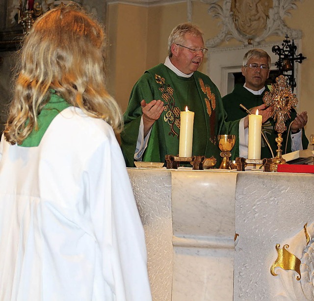 Zelebranten des Festgottesdienstes bei...reund Pfarrer Paul Sobotka aus Polen.   | Foto: Hansjrg Bader