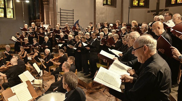 Die Kantorei mit dem Collegium musicum Lahr   | Foto: Wolfgang Knstle