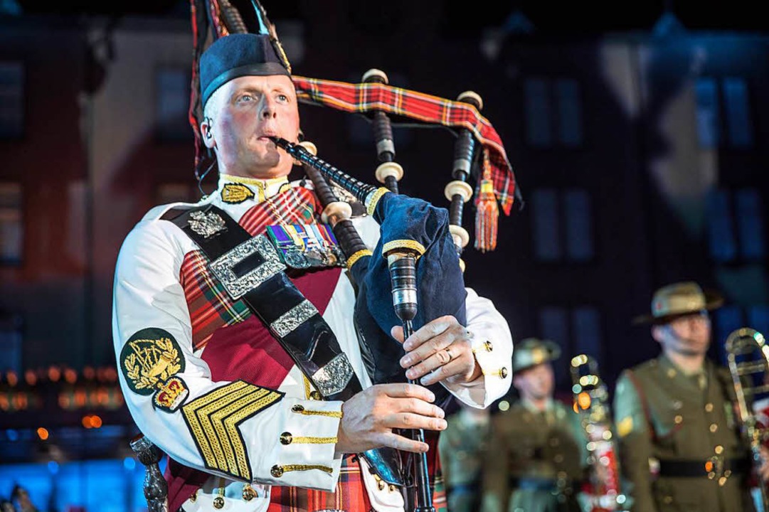 Wie war’s bei der Premiere des Basel Tattoo 2017? Basel