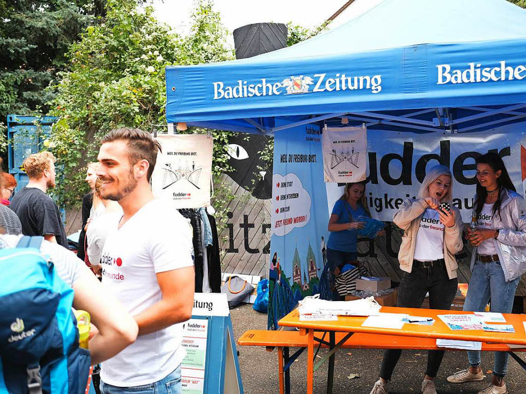 Der Frollein Flohmarkt Freiburg ist ein Flohmarkt fr Mdchen – doch dieses Mal konnten auch Jungs verkaufen.