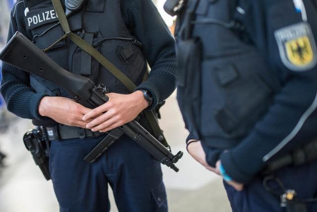 1400 mehr Polizisten und 1350 mehr Lehrer frs Land