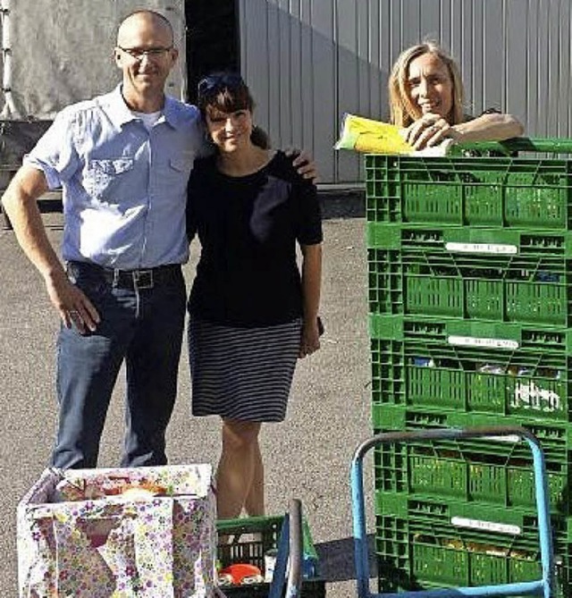 Kirsten   und Timo Porta spendeten fr...rechts die Leiterin    Ingrid Schatz.   | Foto: Privat