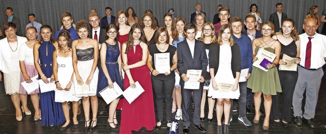 Schulrektor Gerhard Lauffer (rechts) u...venten der Donaueschinger Realschule.   | Foto: Klaus Dorer