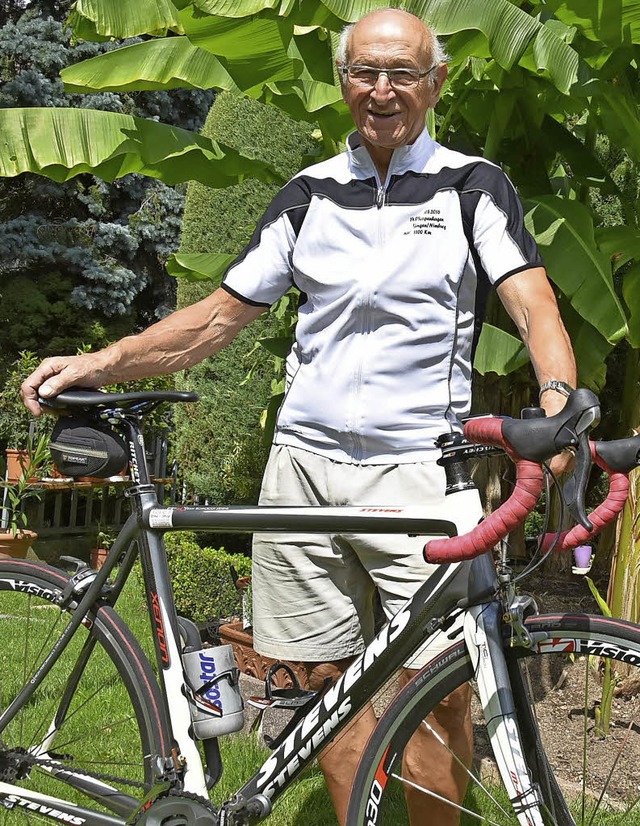 Hansjrg Disch  aus Gundelfingen hat s...lometer auf dem Fahrrad zurckgelegt.   | Foto: Andrea Steinhart