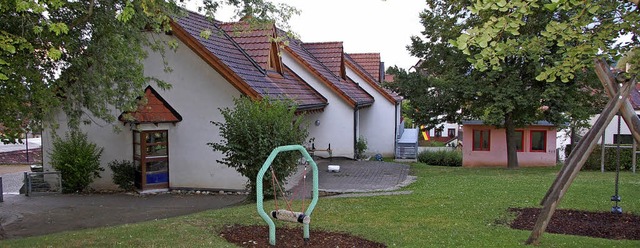 Auf der Grnflche neben dem Rmminger...teht ein Neubau fr den Kindergarten.   | Foto: H.Frey