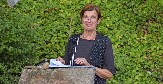 Heide Jahnke bei ihrer Lesung im Steinbruch   | Foto: Gabriele Hennicke