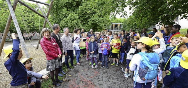 Bildungsbrgermeisterin Gerda Stuchlik...lerinnen und Schler der Hebelschule.  | Foto: Ingo Schneider