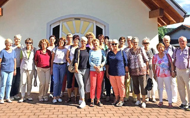 Ein Besuch der Friedenskapelle in Etti... Ausflugsprogramm der kfd Birkendorf.   | Foto: Astrid Arnold