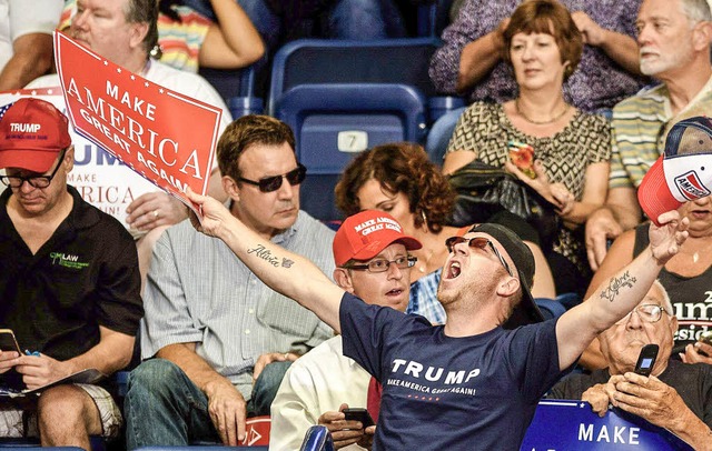 Seine Fans verzckt Trump wie eh und je.  | Foto: AFP