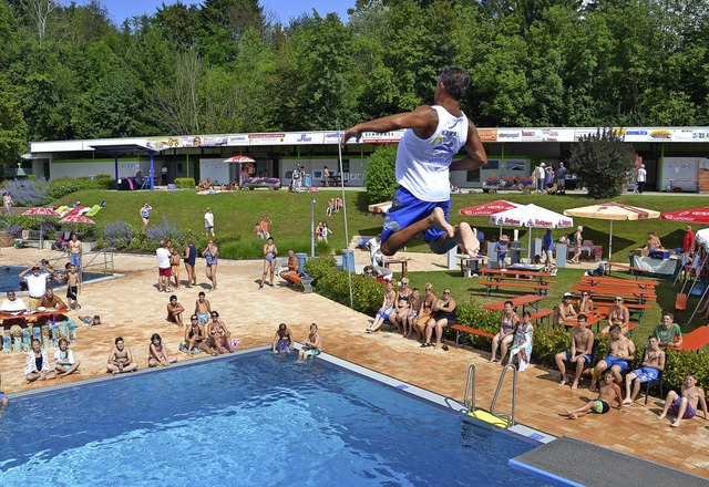 Szene vom Schwimmbadfest 2016: Auch am...n Herbolzheim wieder einiges geboten.   | Foto: Privat