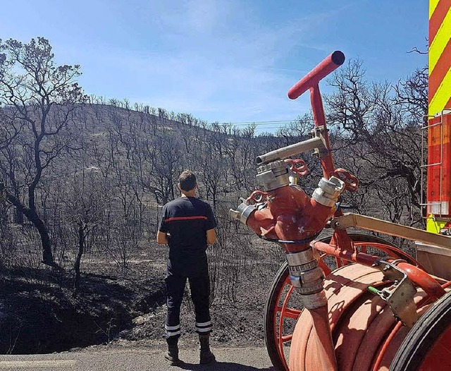 Ein Feuerwehrmann aus Sanary whrend des Einsatzes.   | Foto: Privat