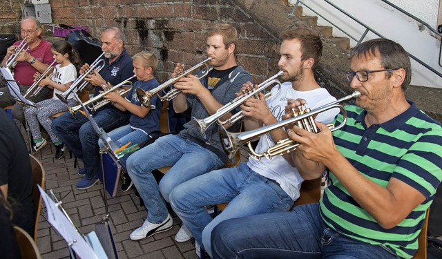 Musikalische Entspannung im Freien  mit der Schlosskapelle    | Foto: Olaf Michel