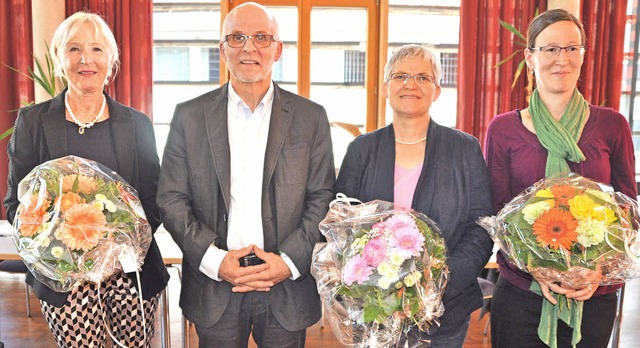 Verabschiedung Lehrer Gemeinderat Zell...r, Renate Metzler und Kristina Musolt.  | Foto: Nicolai Kapitz