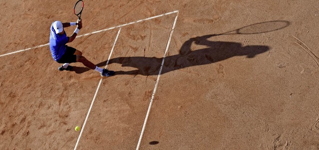 Der Schatten der Oberweierer Tennisspieler ist beachtlich geworden.   | Foto: Sebastian Khli