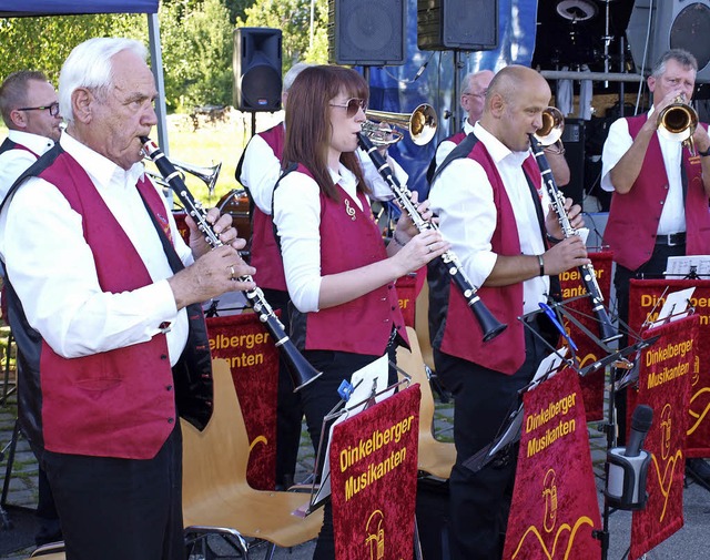 Das Ereignis beim Sommerfest des Musik...Mitwirken der Dinkelberger Musikanten.  | Foto: Paul Schleer