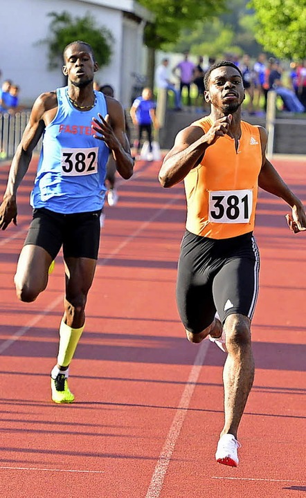 Neuer Meetingrekord ber 400 Meter: de...chts) vor seinem Landsmann Kavon Leson  | Foto: Daniel Thoma