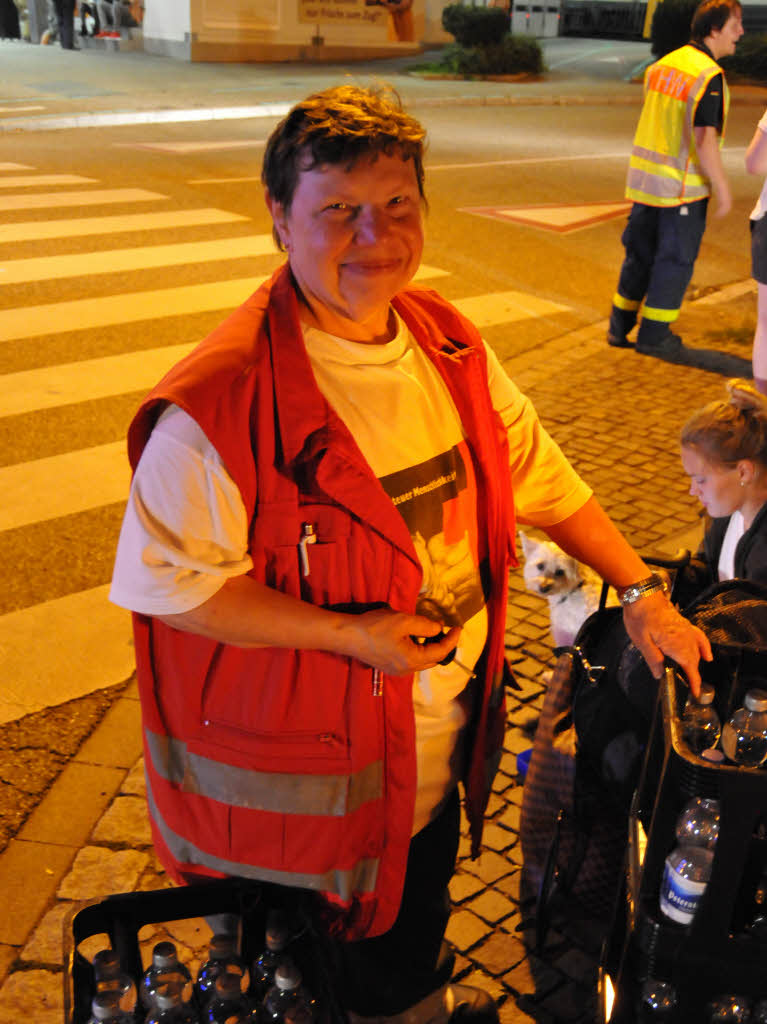 Fleiige Helferin beim Bahnchaos in Offenburg