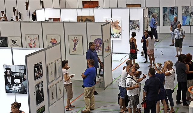 Ein reges Kommen und Gehen herrschte b...unstmesse in der Endinger Stadthalle.   | Foto: Christiane Franz