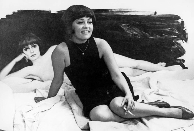 Legendres Lcheln: Jeanne Moreau in &...0; (1967) vor dem Bild eines Knstlers  | Foto: afp