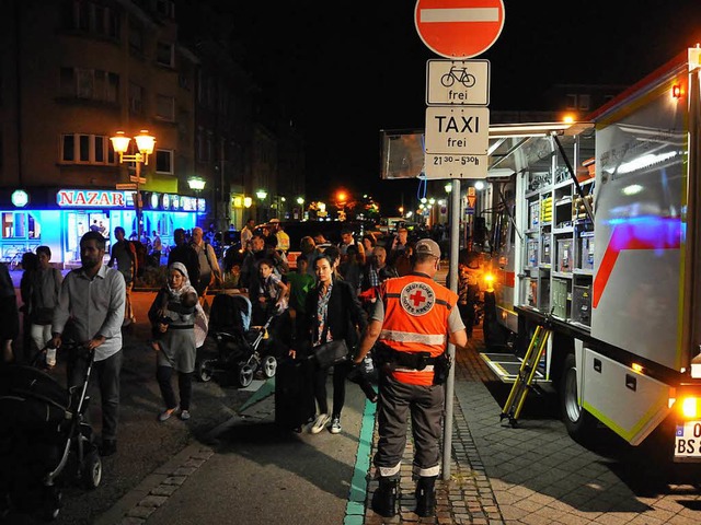 Das DRK bernahm die Betreuung der Gestrandeten.   | Foto: Helmut Seller