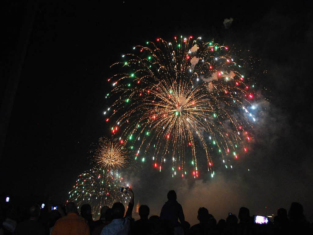 Beeindruckend: das groe Feuerwerk kurz vor Mitternacht