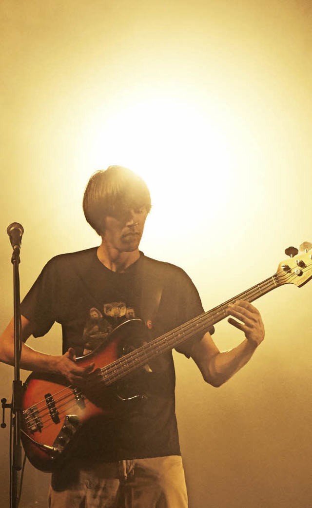 Jonas Hoenig , Profimusiker, Bassist u...m ersten &#8222;Herboljazz&#8220; ein.  | Foto: Privat