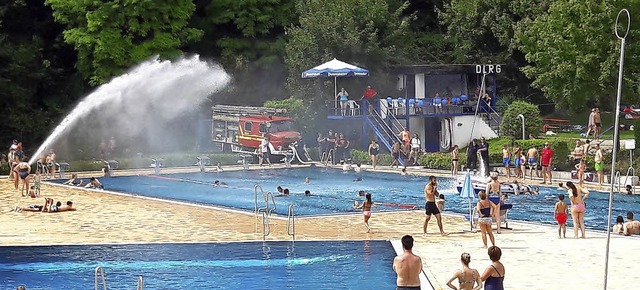 Beim Programm des 4. Rotarischen Schwi...en auch Feuerwehr und DLRG beteiligt.   | Foto: Privat