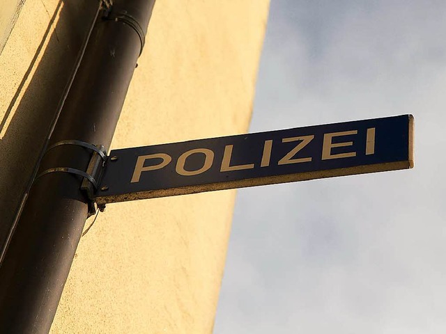 Ein Gebude der Bundespolizei im Sthl... mit Farbbeuteln beworfen (Symbolbild)  | Foto: Daniel Fleig