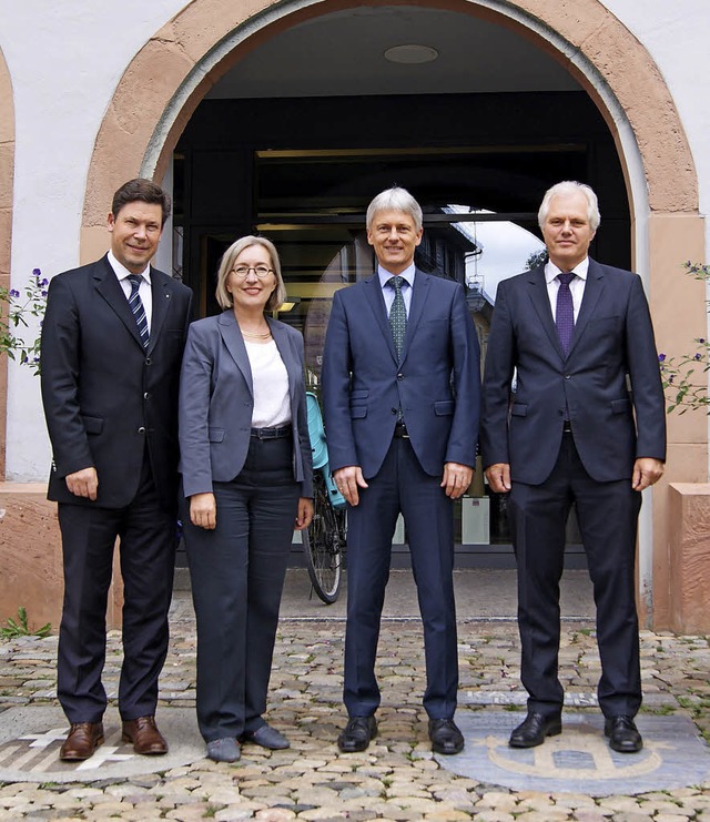 Stadtwerke-Geschftsfhrer Jochen Fisc...Partner Beteiligungs GmbH (von links).  | Foto: Stadtwerke Mllheim-Staufen