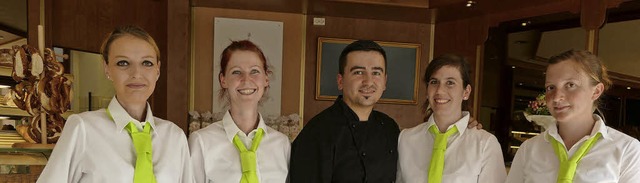 Stdtlebeck-Inhaber Ioannis Gkliatis (...weite von links) und Vanessa (rechts).  | Foto: Markus MaIER