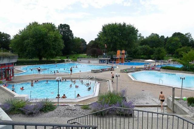 Spannung im und ums Rheinfelder Freibad