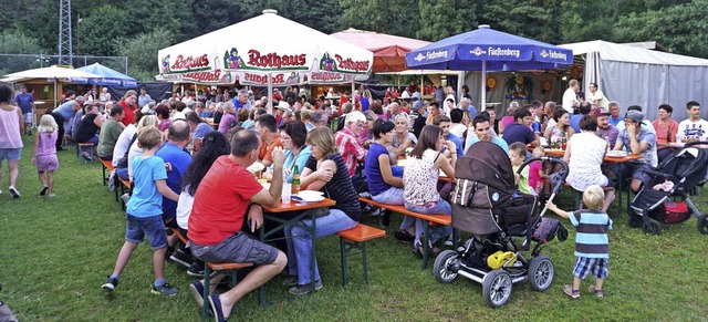 Der beste Tag beim B-Fest des Musikver...im Zelt waren fast alle Pltze belegt.  | Foto: Helmut Hringer