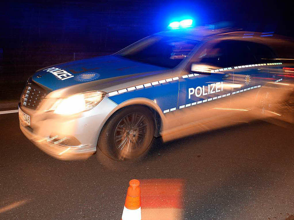 Betrunkener Autofahrer Kollidiert Mit Streifenwagen Der Polizei ...