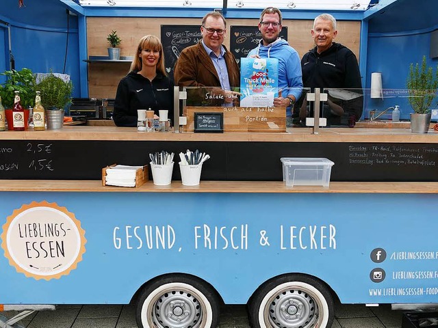 Die Verantwortlichen von Gewerbeverban... erste Bad Krozinger Food Truck Meile.  | Foto: Hans-Peter Mller