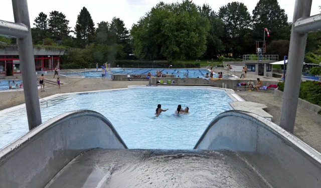 Die Reaktionen zeigen: Die Rheinfelder...Bad und wnschen sich eine Sanierung.   | Foto: Joy Jakob