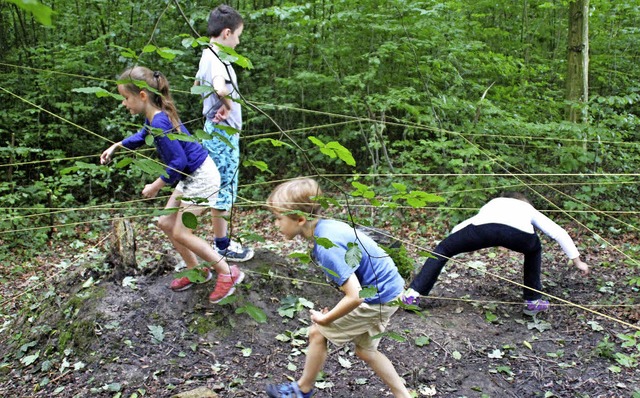 Spa im Wald: Die Kinder zogen ein Spinnennetz auf <ppp> </ppp>  | Foto: Reissmann