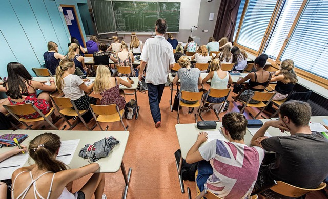 Um die Demokratie zu strken, braucht ...ht der Schulen, sagt Christoph Bayer.   | Foto: symbolbild: dpa