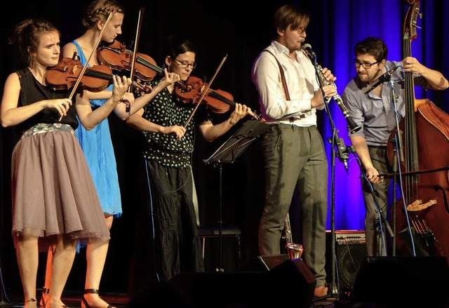 Das junge Klezmer-Ensemble &#8222;Yxal...ne und vielfarbigen Arrangements mit.   | Foto: Roswitha Frey