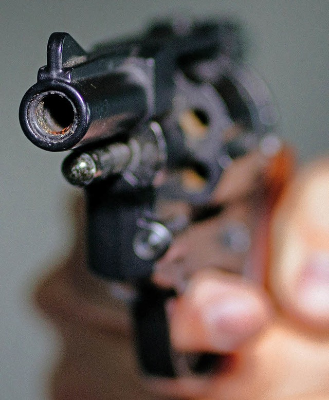 Waffen knnen beim Landratsamt abgegeben werden.   | Foto: dpa