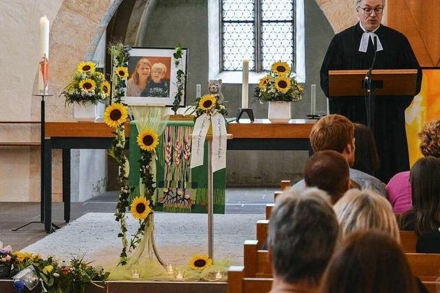 Trauer um getötete Mutter und ihren Sohn in Teningen