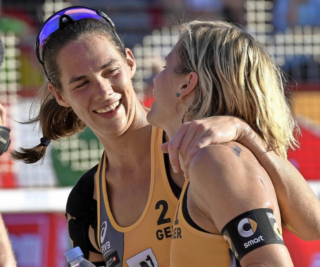 Echte Sandkastenliebe: die Beachvolley...d Kira Walkenhorst bei der WM in Wien   | Foto: dpa