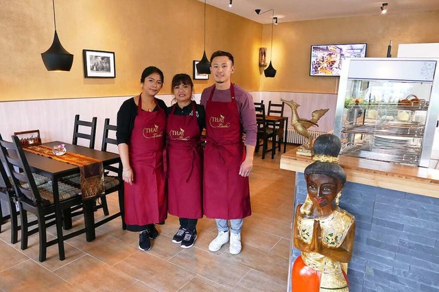 Die Inhaber des Thai Lada (von links):...ihre Mutter Somjit Duhr und Joky Chak   | Foto: ehm