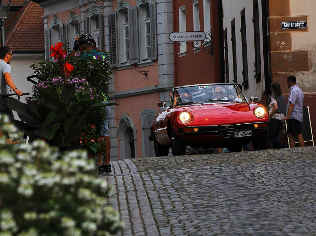 Schauinsland Klassik in Endingen: ein Alfa Romeo Spider 2000,  Baujahr 1977