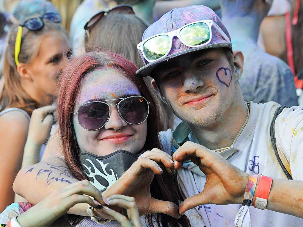 Am Freitagabend wurde erstmals zum Schanzetraum geladen, am Samstag dann fand an der Hochfirstschanze das fnft Holi – Fest der Farben statt. <?ZL?>
