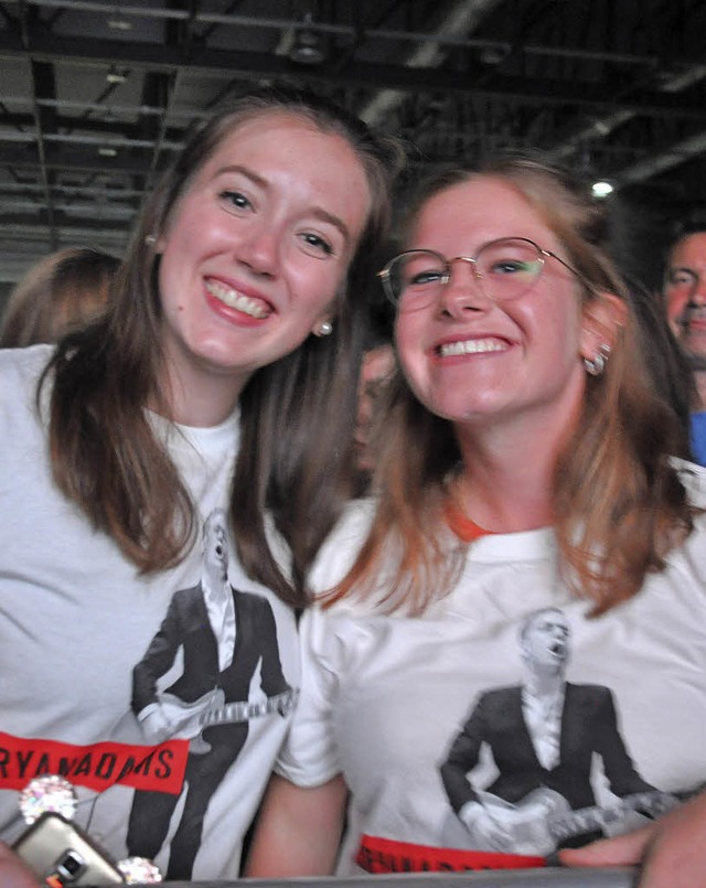 Bryan Adams kam bei den Fans bestens an.   | Foto: Stefan Rother