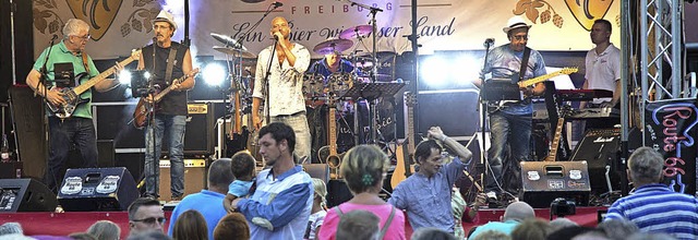 Oldie Night in Neuenburg mit der Band &#8222;Route 66&#8220;   | Foto: Volker Mnch